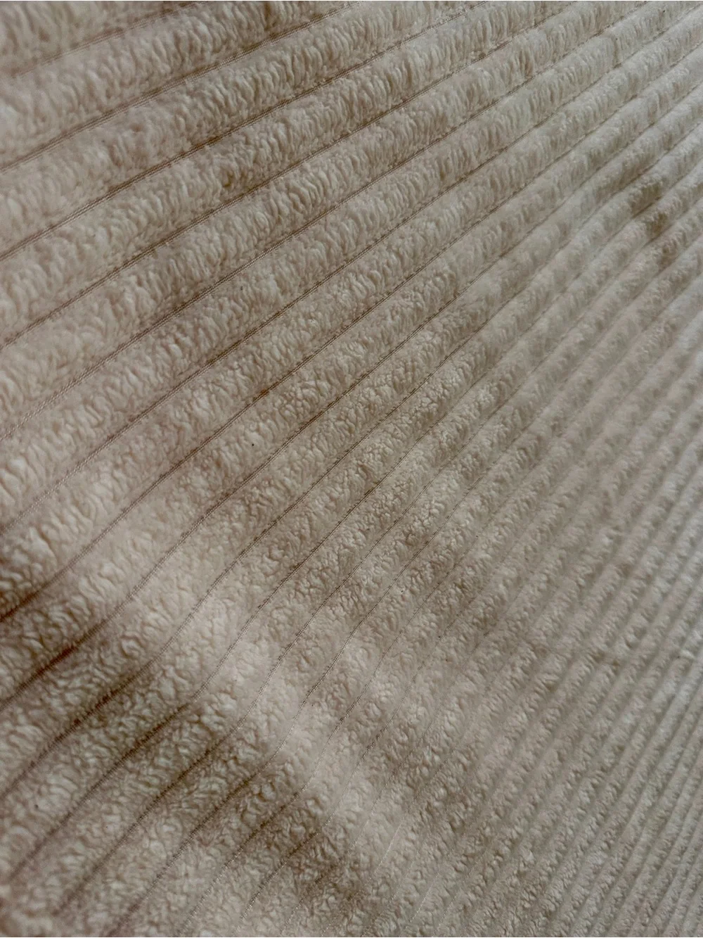 Beautiful King-Size Super Soft Cozy Blanket (Light Beige/Cream)